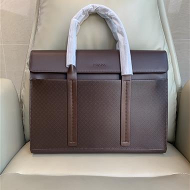 PRADA  2023新款男生時尚包包 尺寸:39-29-7CM
