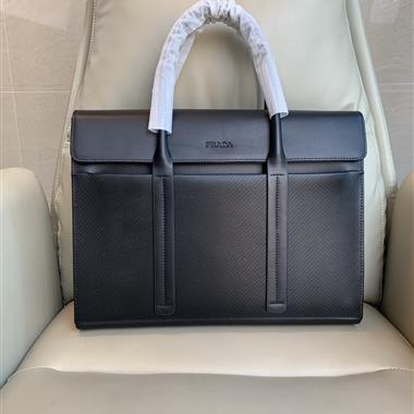PRADA  2023新款男生時尚包包 尺寸:39-29-7CM