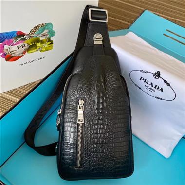 PRADA  2023新款男生時尚包包 尺寸:30×17×4.5CM
