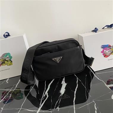 PRADA   2023新款男生時尚包包 尺寸:16*23*7CM