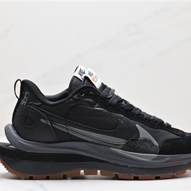 Sacai X Nike  regasus vaporrly SP