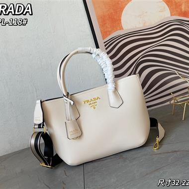 PRADA  2024新款女生時尚休閒包 尺寸:32*22*12CM
