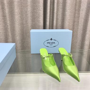 PRADA  2024新款女生休閒時尚鞋子