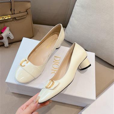 DIOR   2024新款女生休閒時尚鞋子