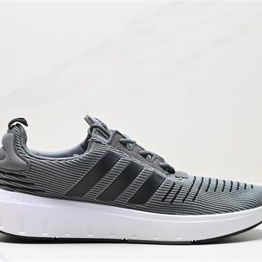 Adidas SWIfT RUN網面透氣休閑跑步鞋