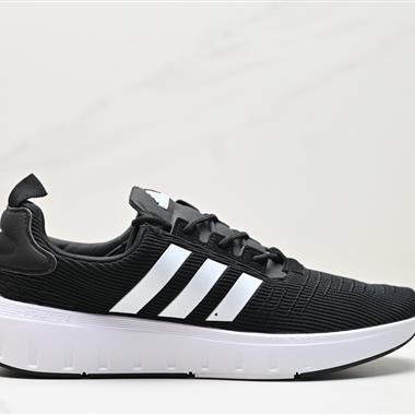 Adidas SWIfT RUN網面透氣休閑跑步鞋