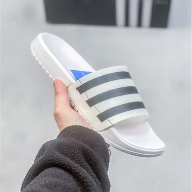 Adidas ADILETTE 拖鞋 