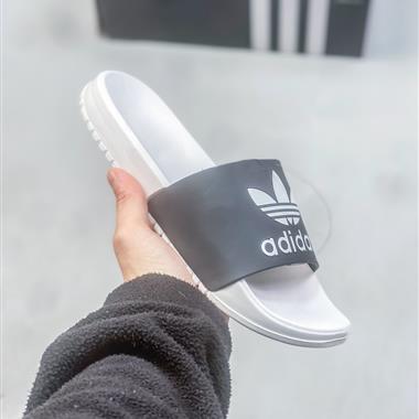 Adidas ADILETTE 拖鞋 