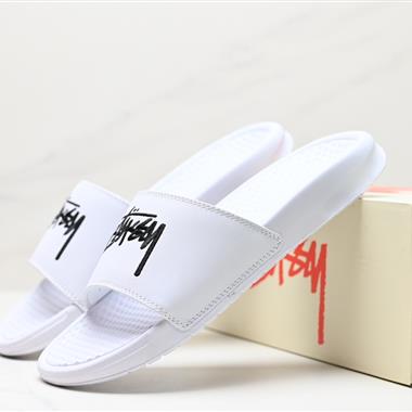 Nike W BENASSI STUSSY