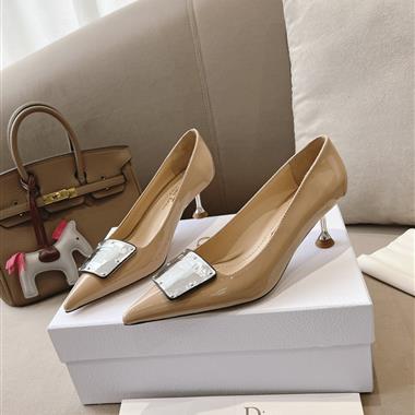 DIOR   2024新款女生休閒時尚鞋子