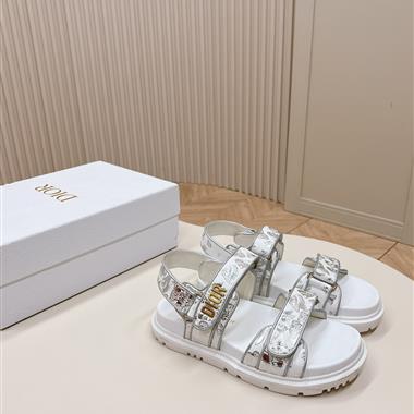 DIOR   2024新款女生休閒時尚鞋子