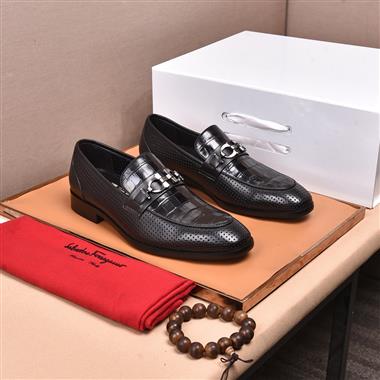 Ferragamo    2024新款男生休閒時尚鞋子