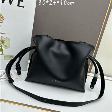 LOEWE  2024新款女生時尚休閒包 尺寸：30-24.5-10.5CM