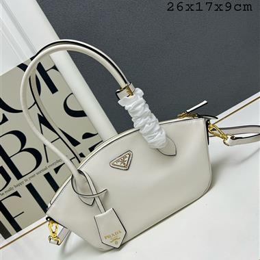 PRADA   2024新款女生時尚休閒包 尺寸:26*17*9CM