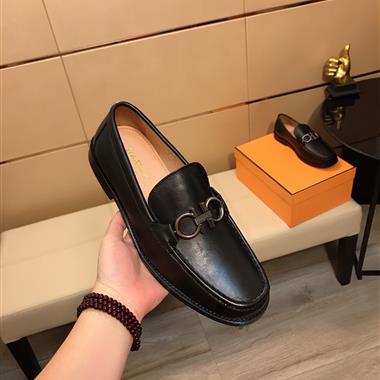 Ferragamo   2024新款男生休閒時尚鞋子