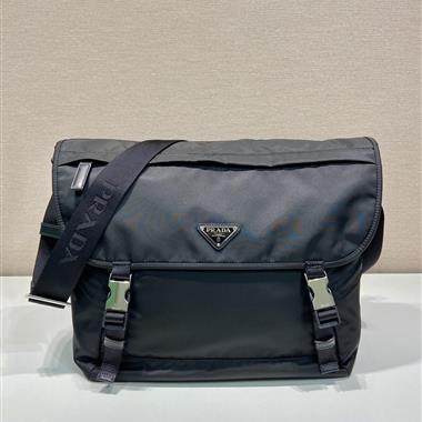 PRADA   2024新款男生時尚休閒包  尺寸：30*27.5*14.5CM