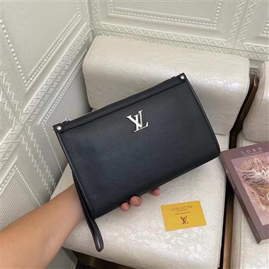 LOUIS VUITTON   2024新款男生時尚休閒包  尺寸:19-29CM