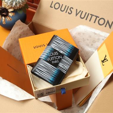 LOUIS VUITTON   2024新款時尚休閒包  尺寸：8*11*1CM