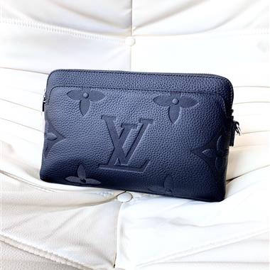 LOUIS VUITTON   2024新款男生時尚休閒包  尺寸：28*18*3CM