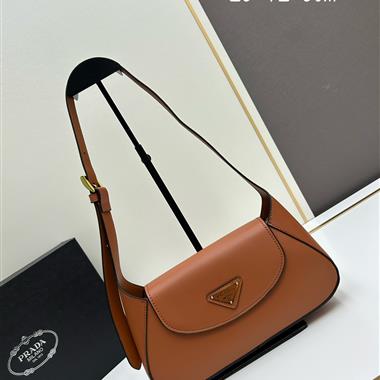 PRADA   2024新款女生時尚休閒包 尺寸:26*12*5CM