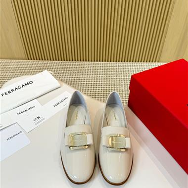 Ferragamo    2024新款女生休閒時尚鞋子