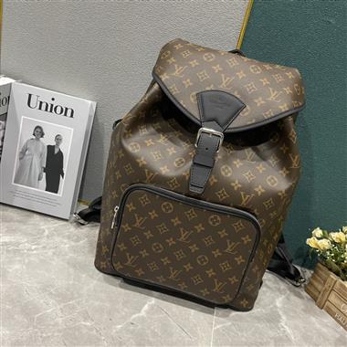 LOUIS VUITTON    2024新款男生時尚休閒包 尺寸：32*40*19CM