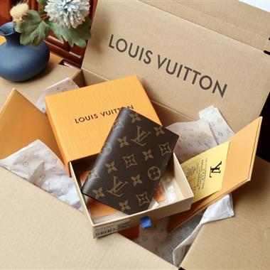 LOUIS VUITTON    2024新款時尚休閒包 尺寸：10*14*2.5CM