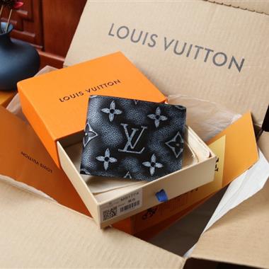 LOUIS VUITTON    2024新款時尚休閒包 尺寸：11.5*9CM