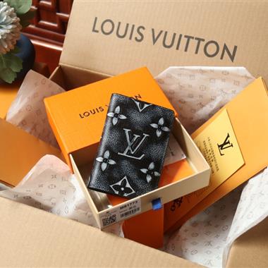 LOUIS VUITTON    2024新款時尚休閒包 尺寸：11.5*8CM