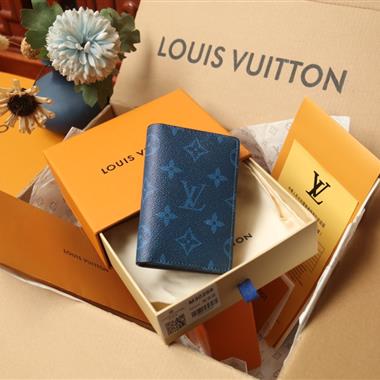 LOUIS VUITTON    2024新款時尚休閒包 尺寸：8*11CM