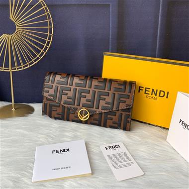 FENDI   2024新款男生時尚休閒包 尺寸：19*9*1CM