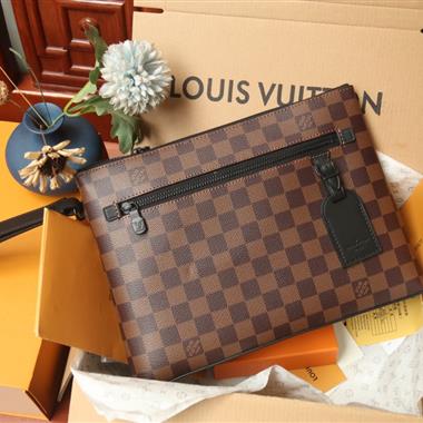 LOUIS VUITTON    2024新款男生時尚休閒包 尺寸：30*22*5CM