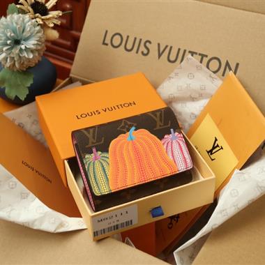 LOUIS VUITTON    2024新款時尚休閒包 尺寸：12*9.5*1.5CM