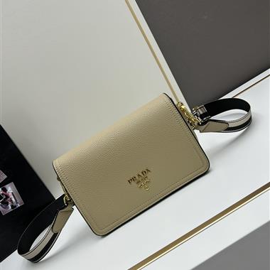 PRADA   2024新款時尚女生休閒包 尺寸:22*14*8CM