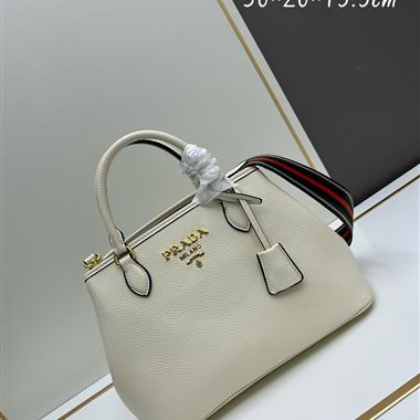 PRADA   2024新款時尚女生休閒包 尺寸:30*20*15.5CM