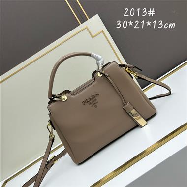 PRADA   2024新款時尚女生休閒包 尺寸:30*21*13CM
