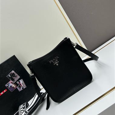 PRADA   2024新款時尚女生休閒包 尺寸:20*19*6CM