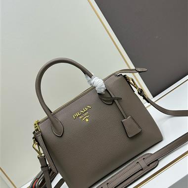 PRADA   2024新款時尚女生休閒包 尺寸:31×23×14CM