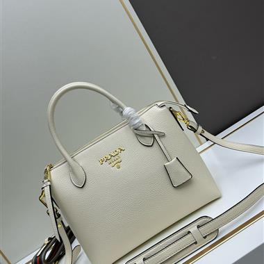 PRADA   2024新款時尚女生休閒包 尺寸:31×23×14CM