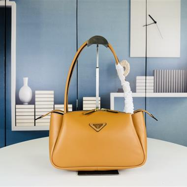 PRADA   2024新款時尚女生休閒包 尺寸:28x18x11CM