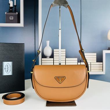 PRADA   2024新款時尚女生休閒包 尺寸:23*16*6CM