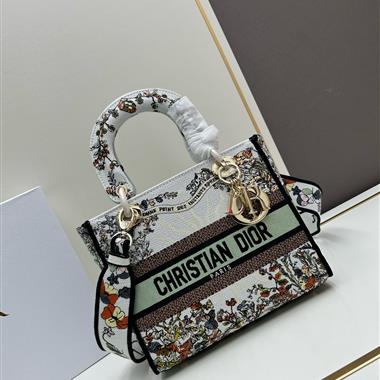 DIOR   2024新款時尚女生休閒包 尺寸：24*20*11CM