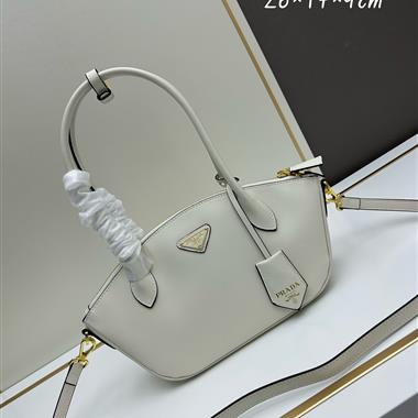 PRADA   2024新款時尚女生休閒包 尺寸:26*17*9CM