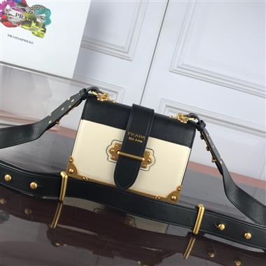 PRADA   2024新款時尚女生休閒包 尺寸:20*14*8CM