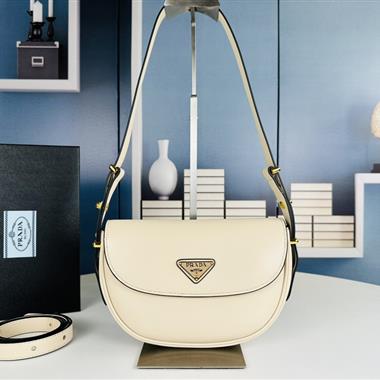PRADA   2024新款時尚女生休閒包 尺寸:23*16*6CM