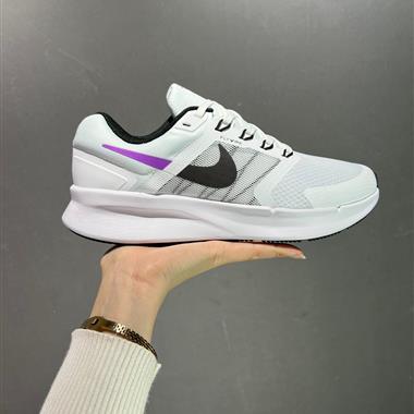 NIKE  RUN SWIfT 3