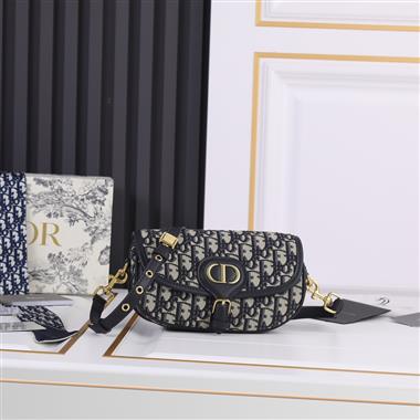 DIOR   2024新款時尚女生休閒包 尺寸：22*13*5CM