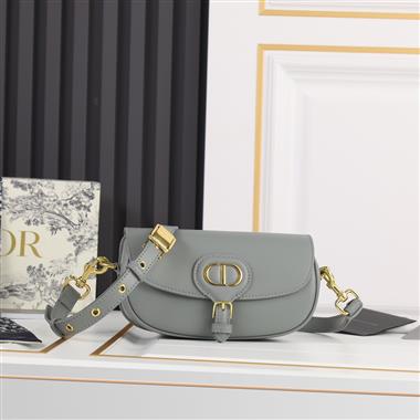 DIOR   2024新款時尚女生休閒包 尺寸：22*13*5CM