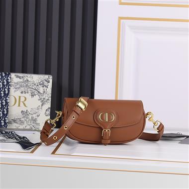 DIOR   2024新款時尚女生休閒包 尺寸：22*13*5CM
