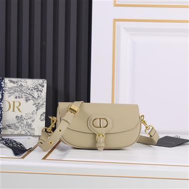DIOR   2024新款時尚女生休閒包 尺寸：22*13*5CM